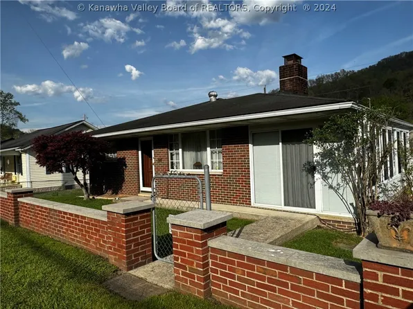 509 Justice Ave, Logan, WV 25601