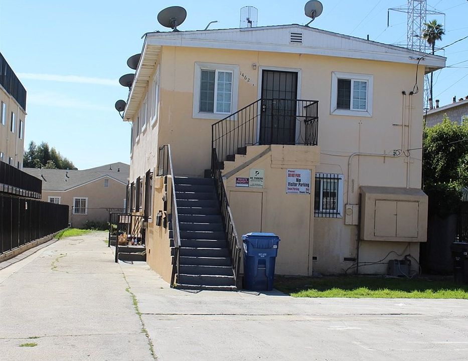 1st image of 1460 E 92nd St