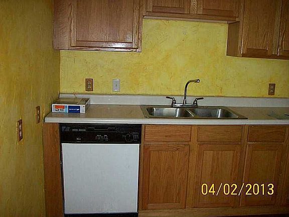 3rd image of 1012 Greentree Ave