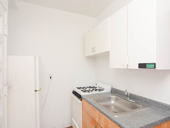 3rd image of 3308 W Schubert Ave APT 3T
