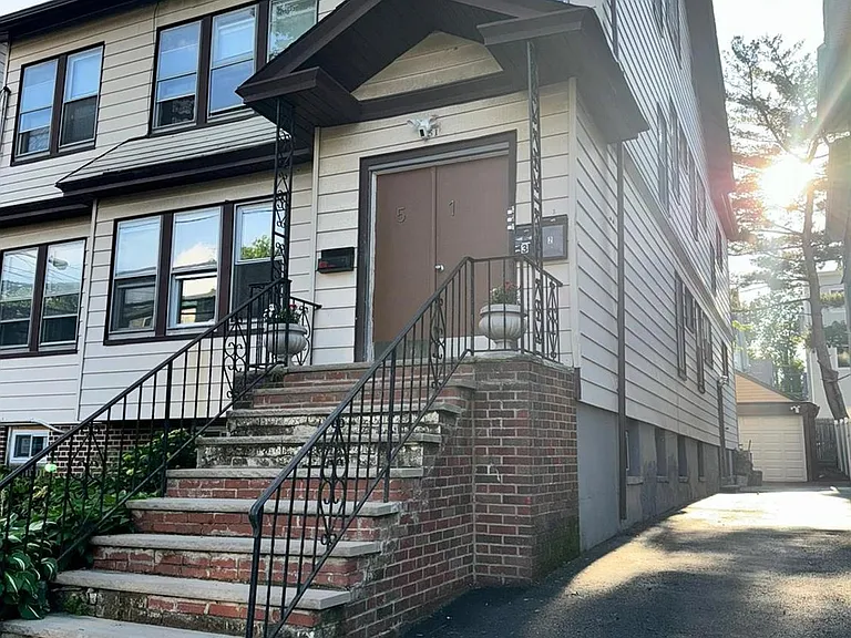 51 Poe Ave #3 — Photo 9