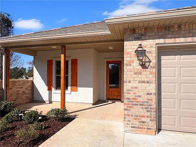 3 bed, 2.0 bath, 2000 sqft, $2,400 — Photo 3