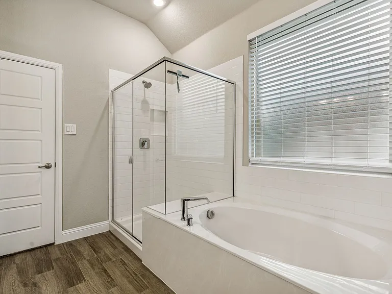 1008 Westwood Ln — Photo 13