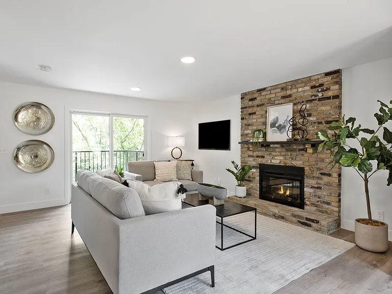 4415 Valley View Rd — Photo 9
