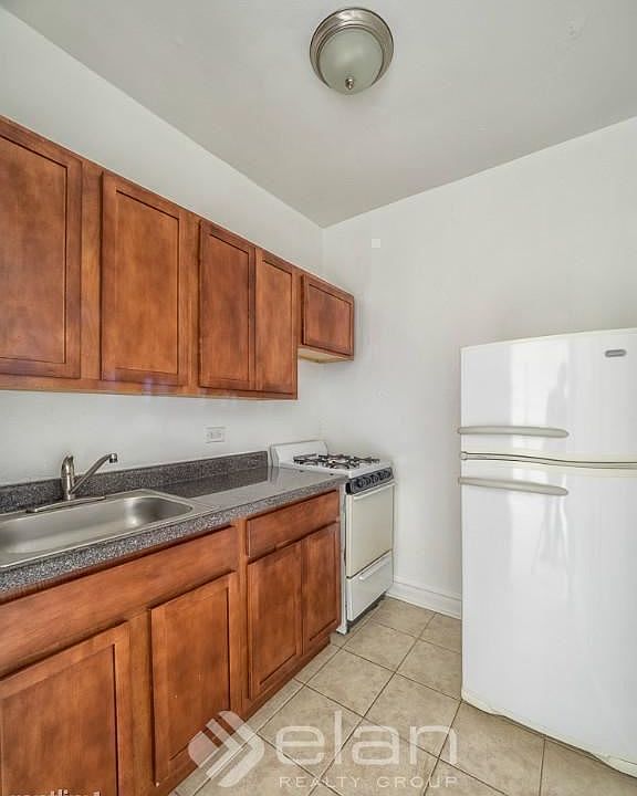 2nd image of 4851 N Damen Ave APT 002