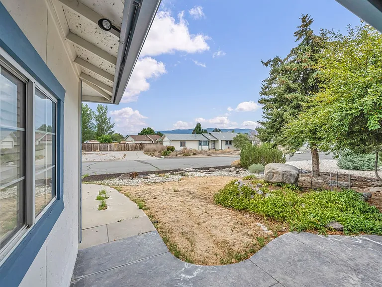 17575 Parrot Dr — Photo 49