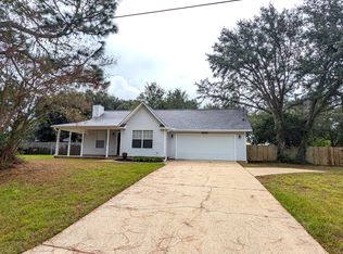 2625 Weeping Willow Ln, Navarre, FL 32566