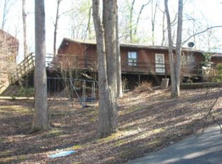 1643 Lakeside Dr, Sevierville, TN 37862