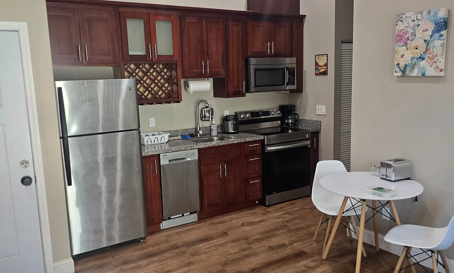 1 bed, 1.5 bath, 530 sqft, $3,100 — Photo 3