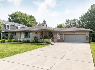 95 Lake Ledge Dr, Buffalo, NY 14221