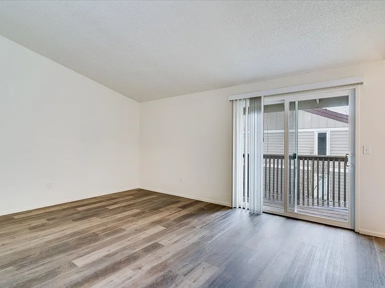 Barclay Square Where Convenience Meets Community Up to 1-Month Free! — Photo 41
