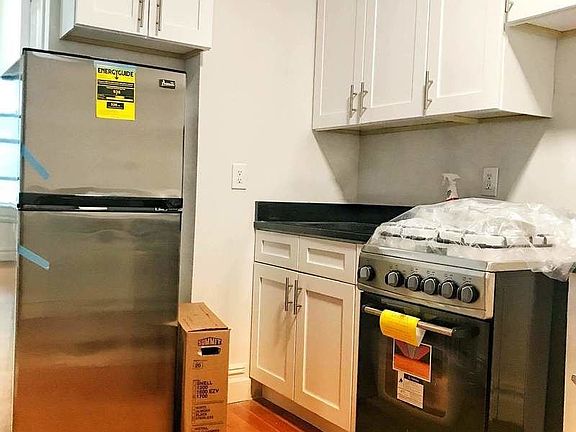 3rd image of 229 E 10th St #6FE
