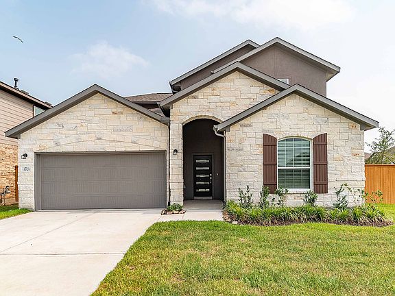 2nd image of 13025 Oleander Bay Ln