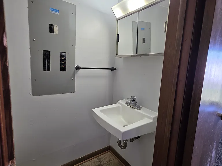 531 E Brown Ave — Photo 7