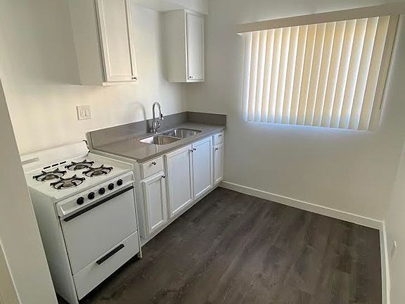 5th image of 10485 National Blvd #5