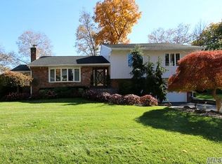 80 Oakdale Rd, Roslyn Heights, NY 11577