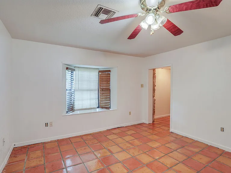 2960 Leslie Dr — Photo 15
