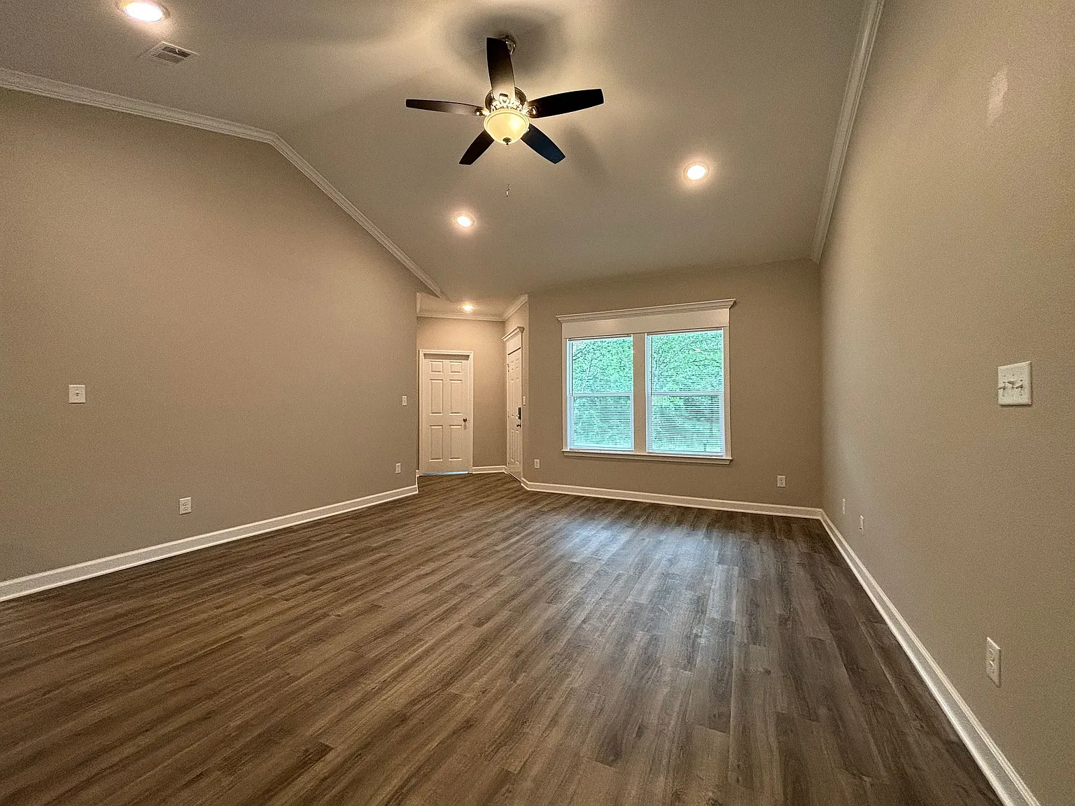 213 Round Mountain Rd — Photo 3