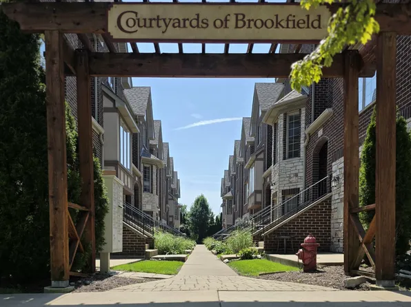 4303 Eberly Ave, Brookfield, IL 60513