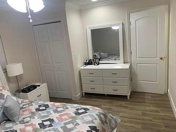 5th image of 1018 Canal Dr W