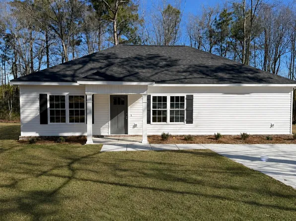 102 Ohoopee St, Reidsville, GA 30453