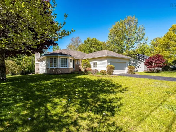 114 Mayfair Dr, Bridgewater, NS B4V 8W3