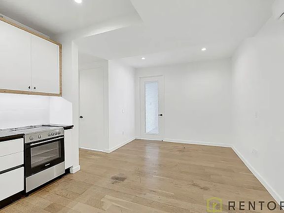3rd image of 1875 Atlantic Ave #204R
