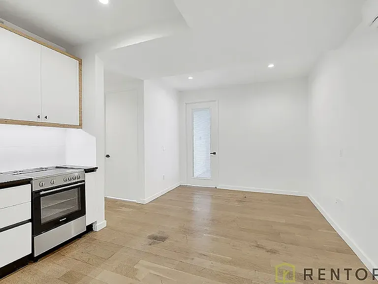 1875 Atlantic Ave #204R — Photo 3