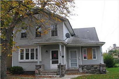 2nd image of 752 5th St NW