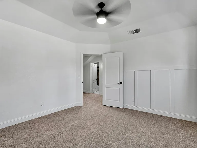Upstairs Bedroom 2