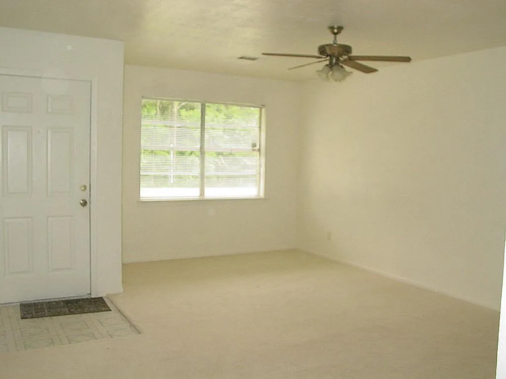 3 bed, 1.5 bath, 1175 sqft, $1,500 — Photo 3