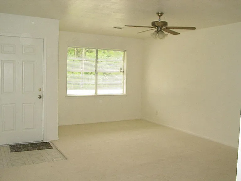 17417 Fir Rd — Photo 3