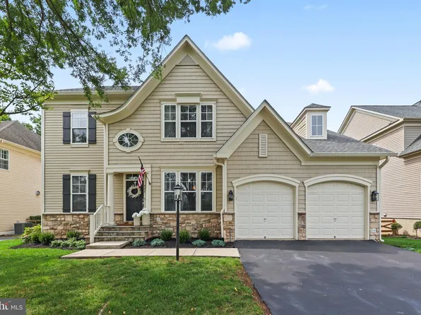 9054 Roaring Spring Loop, Bristow, VA 20136