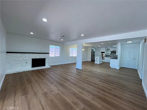 16944 Superior St Photo 1