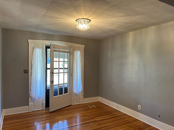 2nd image of 1634 Deer Ln #1