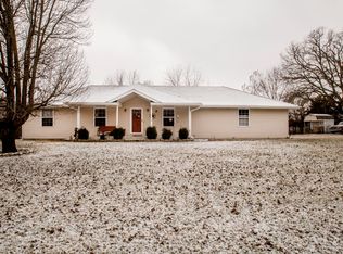 2077 Vinyard Rd, Marshfield, MO 65706