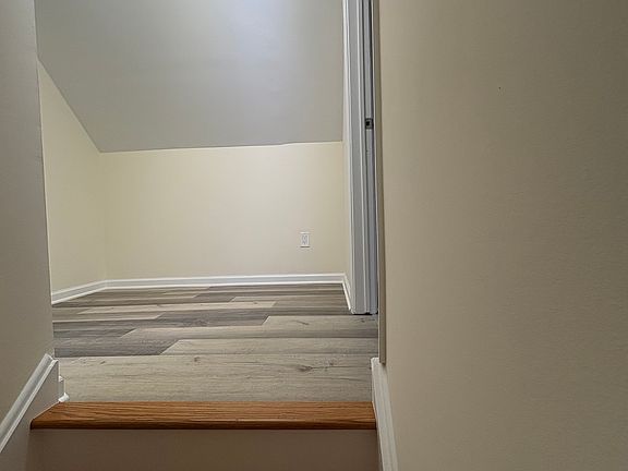 5th image of 305 W Clay Ave Floor 2
