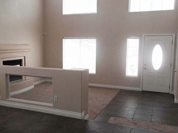Entry/ Living Room