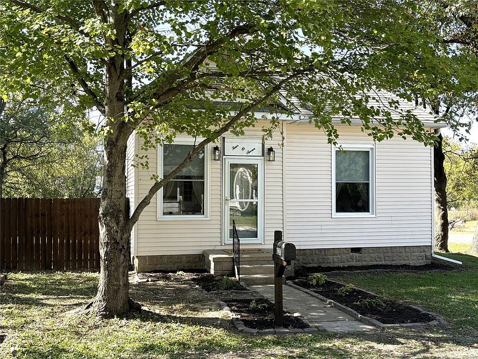 1st image of 407 N Wood