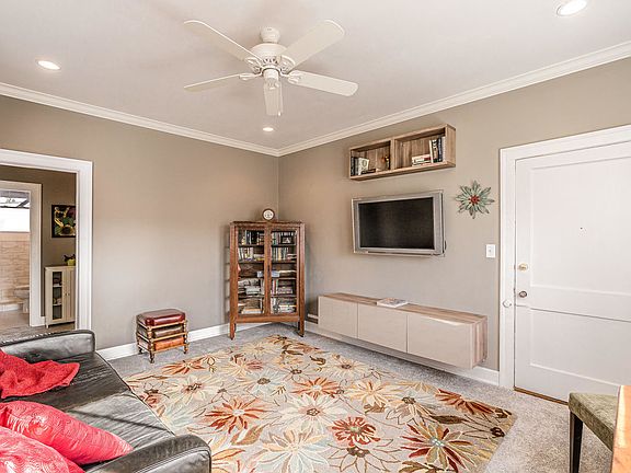 5th image of 2310 Woodbourne Ave APT 16