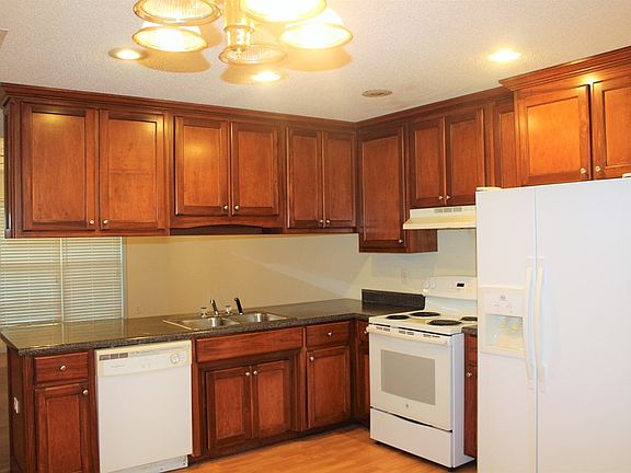 3rd image of 1016 Bunche Dr