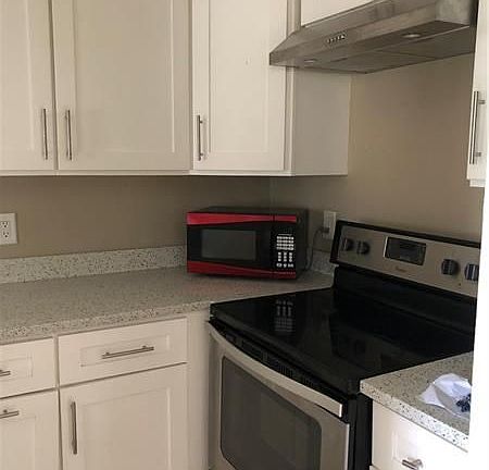 3rd image of 3041 NE 49th St #210