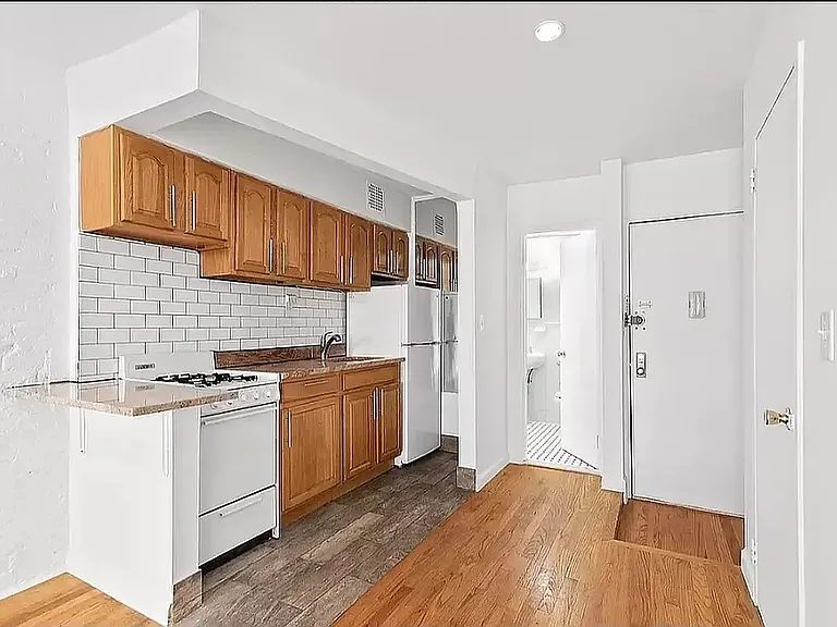 84 E 3rd St #5B — Photo 3