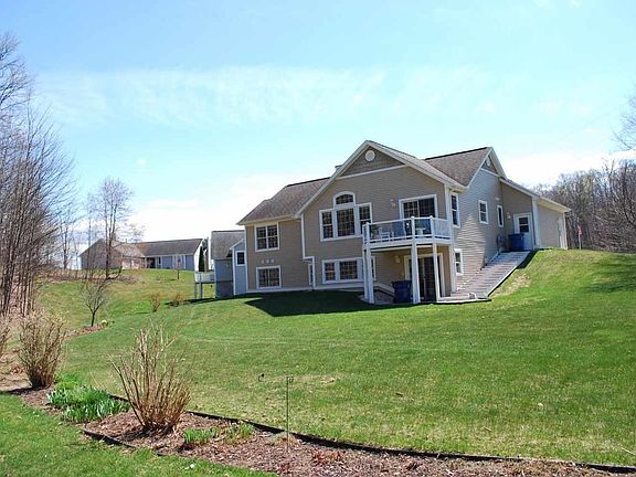 2nd image of 3086 Crown Wood Ct
