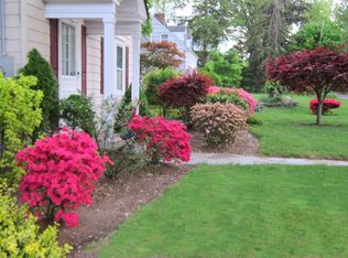 40 Meritoria Dr, Williston Park, NY 11596