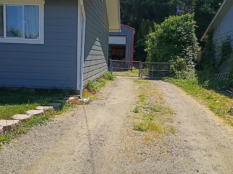 2751 Ridgeway Dr — Photo 12