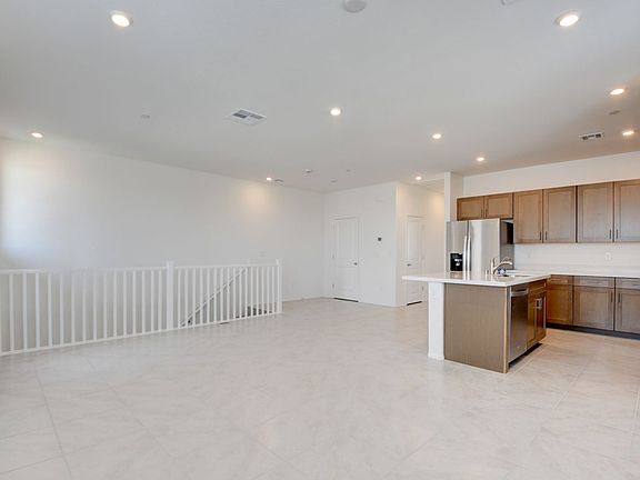 5th image of 5728 Crenellated St