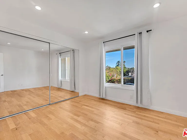 5890 Fairhaven Ave — Photo 13
