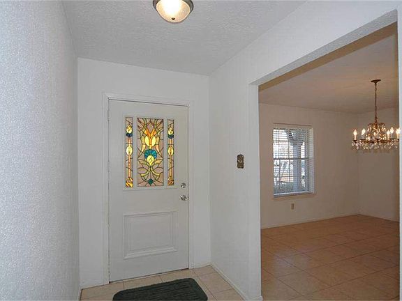 3rd image of 313 Westwood Dr