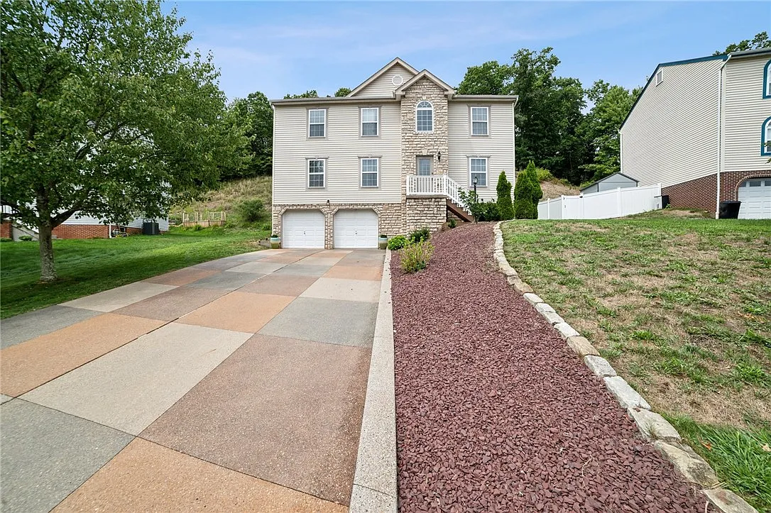 1456 Sandstone Ct W photo 1